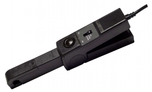 Stromzange Chauvon-Arnoux E3N zur Messung von Strömen durch Leiter.